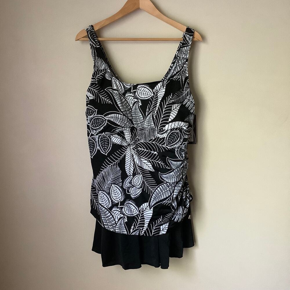 NWT Maxine of Hollywood Tropical Leaf One Piece Tankini Skirted Womens Plus 18W